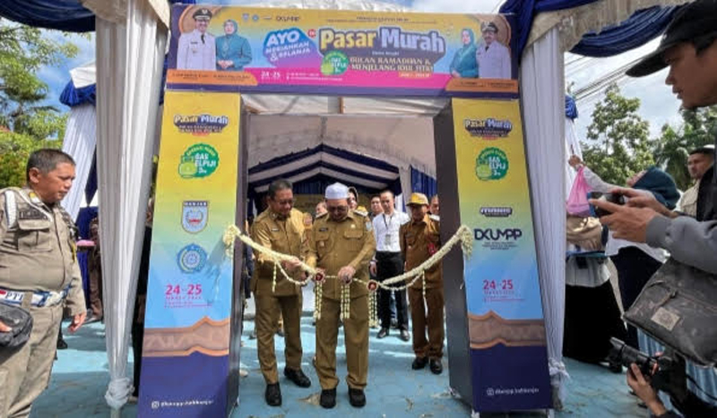 D:\2025\Maret 2025\26 Maret 2025\5\hal 5\Wakil Bupati Banjar Habib Idrus Al Habsyi didampingi Sekda.jpg