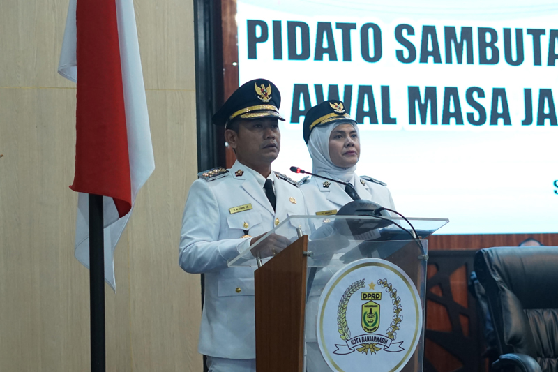 D:\2025\Maret 2025\4 Maret 2025\5\hal 5\Walikota HM Yamin didampingi wakilnya Hj Ananda saat menyampaikan pidato.jpg