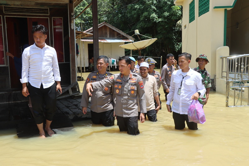 D:\2025\Maret 2025\5 Maret 2025\2\2\Kapolres Balangan Beri Bantuan Korban Banjir.jpg