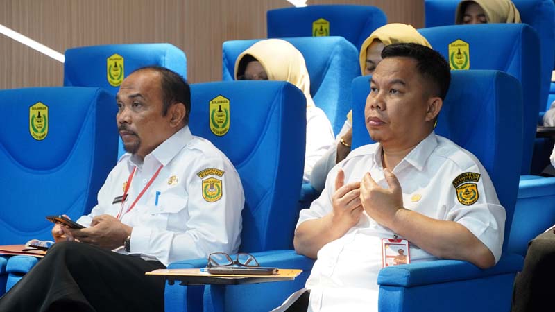 D:\2025\Maret 2025\6 Maret 2025\5\hal 5\Setdako Banjarmasin Ikhsan Budiman didampingi Kepala Inspektorat.jpg