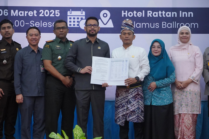 D:\2025\Maret 2025\7 Maret 2025\5\hal 5\Walikota Hm Yamin dan Ketua DPRD Kota Banjarmasin serta unsur Forkompinda.jpg