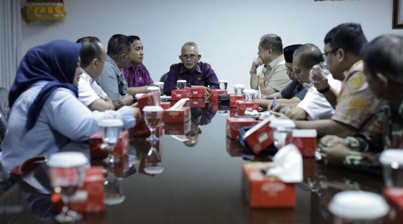 D:\2025\Juni 2025\18 Juni 2025\2\2\New Folder\Komisi IV Gali Informasi Pengelolaan Program Kesra.jpg