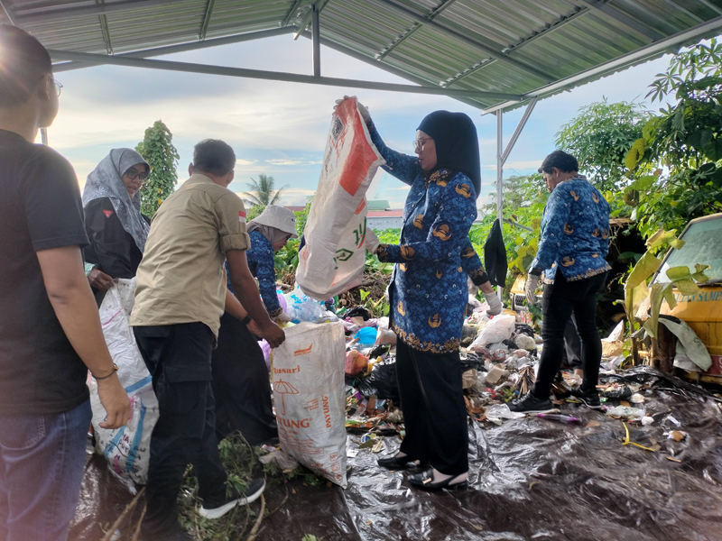 D:\2025\Juni 2025\18 Juni 2025\5\hal 5\Edukasi Pilah pilih sampah dulu sebelum dibuang ke TPA.jpg
