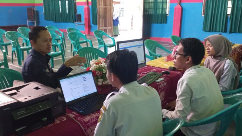 D:\2025\Juni 2025\25 juni 2025\5\hal 5\Ketua Ombudsman Kalsel, Hadi Rahman, mengunjungi salah satu sekolah.jpg