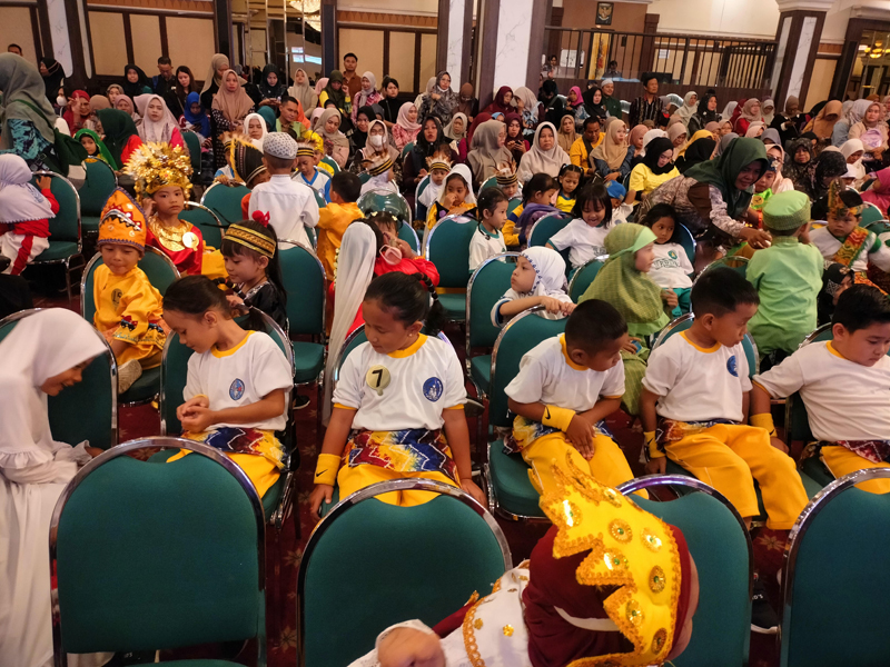 D:\2025\Agustus 2025\1 Agustus 2025\5\hal 5\Suasana ajang kreatifitas anak PAUD dan TK.jpg