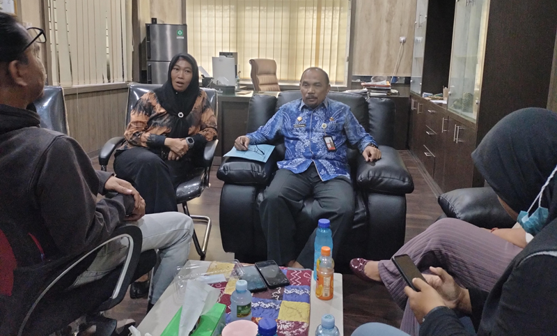 D:\2025\Juli 2025\14 Juli 2025\5\hal 5\Kepala Inspektorat Banjarmasin Dolly Syahbana didampingi.jpg