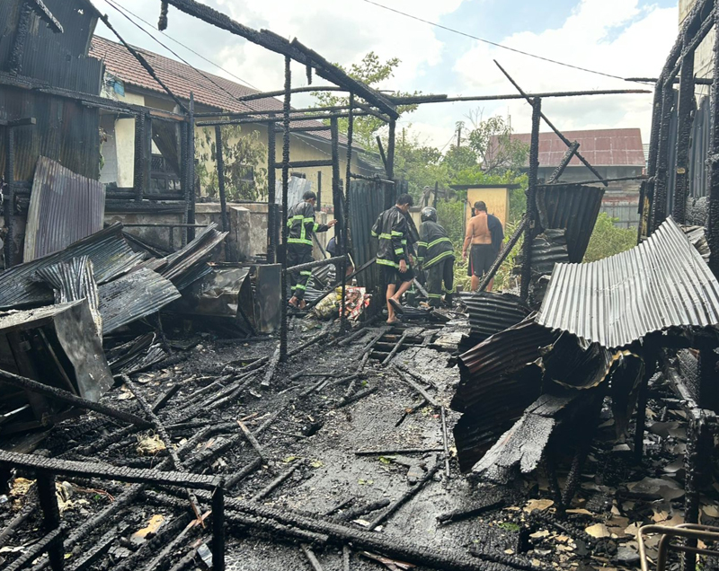 D:\2025\Juli 2025\23 Juli 2025\2\Si Jago Merah Lahap Tiga Tempat Usaha.jpg