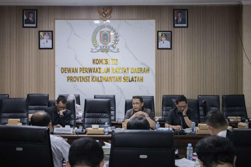 D:\2025\Juli 2025\25 Juli 2025\2\2\New Folder\Komisi III Bahas Progres Fasilitas Publik.jpg
