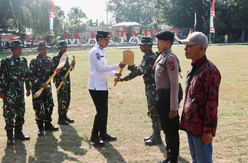 D:\2025\Juli 2025\25 Juli 2025\5\hal 5\Bupati Banjar H Saidi Mansyur secara simbolis.jpg