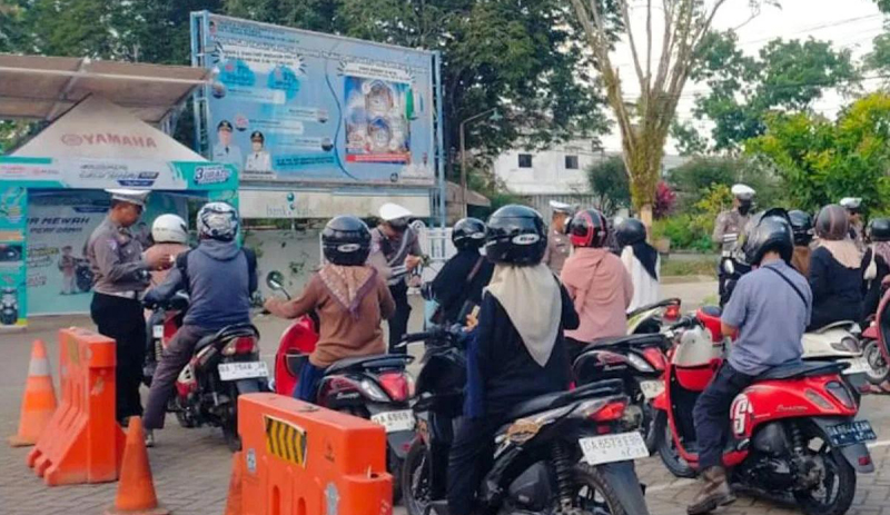 D:\2025\Juli 2025\29 Juli 2025\2\2222\New Folder\Sat Lantas HST Tindak Ratusan Pengendara.jpg