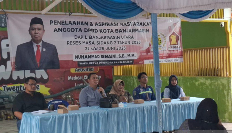 D:\2025\Juli 2025\3 Juli 2025\5\hal 5\Wakil Ketua DPRD Kota Banjarmasin M Isnaini saat melaksanakan kegiatan reses.jpg