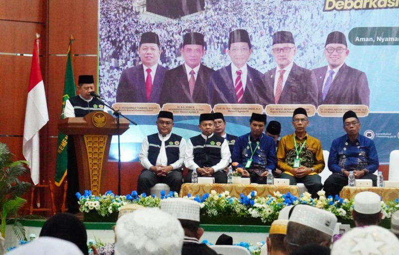 D:\2025\Juli 2025\9 Juli 2025\5\hal 5\Ketua PPIH Debarkasi Banjarmasin H Muhammad Tambrin saat memberikan sambutan.jpg