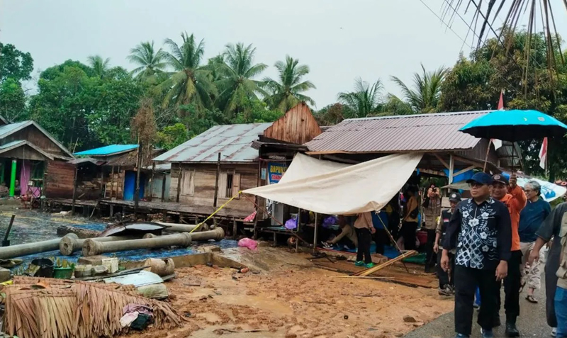 D:\2025\Agustus 2025\11 Agustus 2025\2\2\Sembilan Rumah di HST Terbakar.jpg