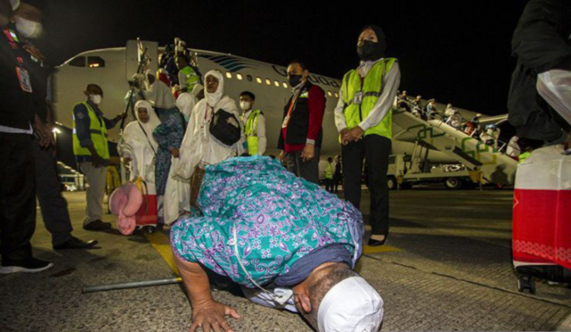 D:\2025\Agustus 2025\11 Agustus 2025\5\hal 5\Kedatangan jamaah haji Dembarkasi Banjarmasin tahun 2025.jpg