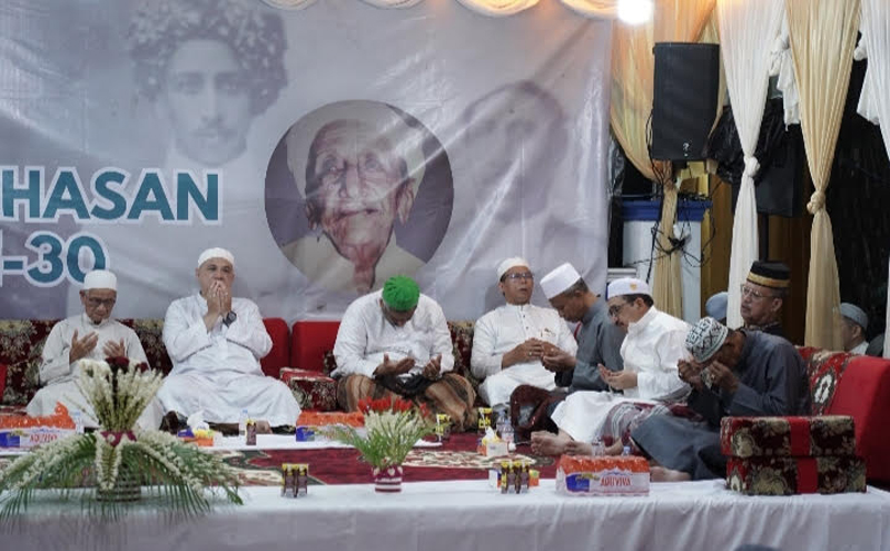 D:\2025\Agustus 2025\13 Agustus 2025\5\hal 5\Wakil Bupati Banjar Habib Idrus Al Habsyi (ketiga dari kanan) saat menghadiri.jpg