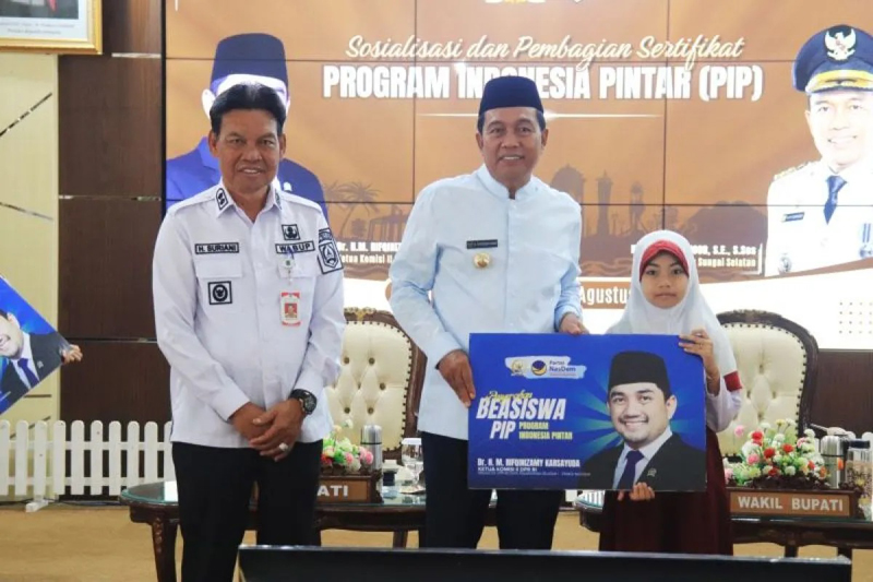 D:\2025\Agustus 2025\14 Agustus 2025\2\Ratusan Siswa HSS Terima Sertifikat PIP.jpg