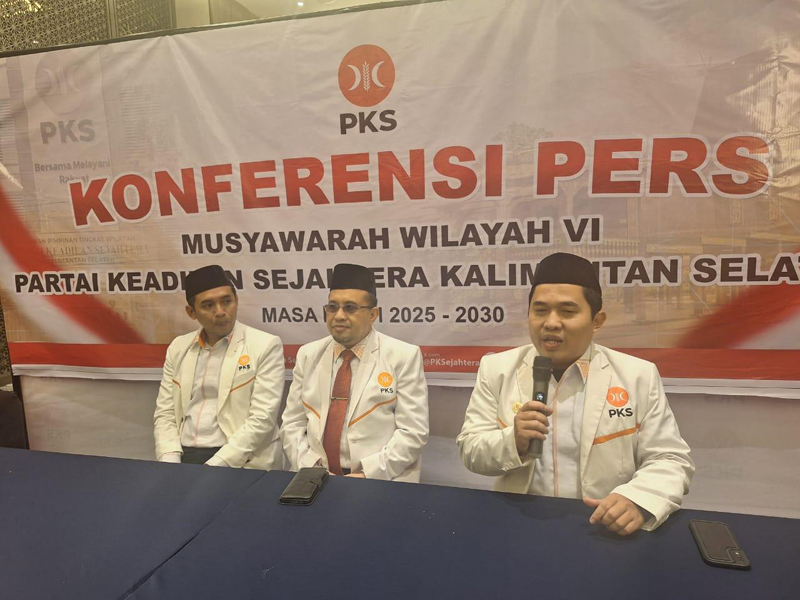 D:\2025\Agustus 2025\24 Agustus 2025\2\2\2\New Folder\Presiden PKS Lantik Ketua PKS Kalsel.jpg