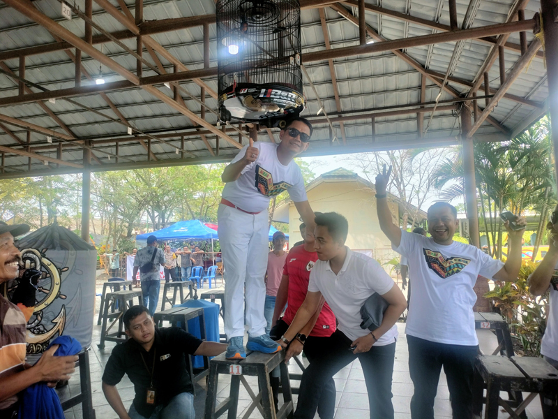 D:\2025\Agustus 2025\24 Agustus 2025\5\hal 5\Wali Kota H.M Yamin membuka lomba kicau burung mania.jpg