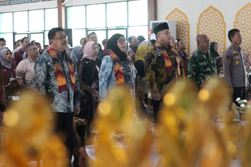 D:\2025\Agustus 2025\24 Agustus 2025\hal 3\hal 6\berita dan foto kontrak pemprov kalsel untuk halaman 6, terbit Senin tanggal 25 Agustus 2025\1.jpg