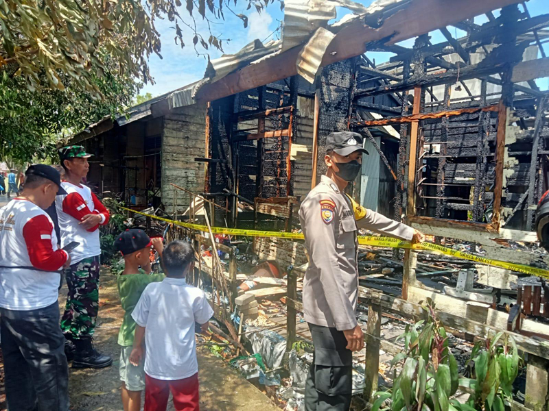 D:\2025\Agustus 2025\6 Agustus 2025\2\2\New Folder\Si Jago Merah Lahap Rumah di Banua Lawas.jpg