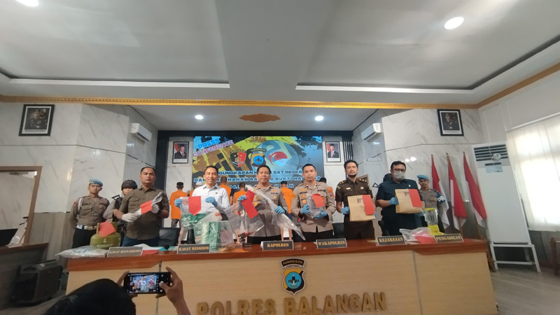 D:\2025\Agustus 2025\7 Agustus 2025\2\2\New Folder\Ungkap Sejumlah Kasus, Kapolres Apresiasi Anggota.jpg