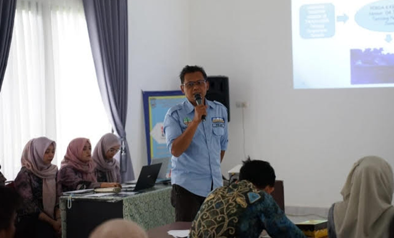D:\2025\September 2025\1 September 2025\5\hal 5\DPRKPLH Gelar FGD.jpg