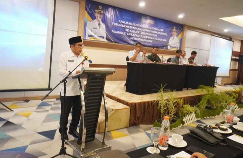 D:\2025\September 2025\12 September 2025\5\hal 5\Pj Sekretaris Daerah H Ikhwansyah memberikan sambutan saat membuka kegiatan Fasilitas.jpg