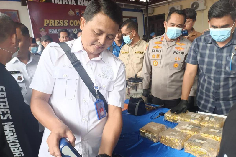D:\2025\September 2025\18 September 2025\2\22\New Folder\Polres Banjar Musnahkan 20 Kg Sabu.jpg