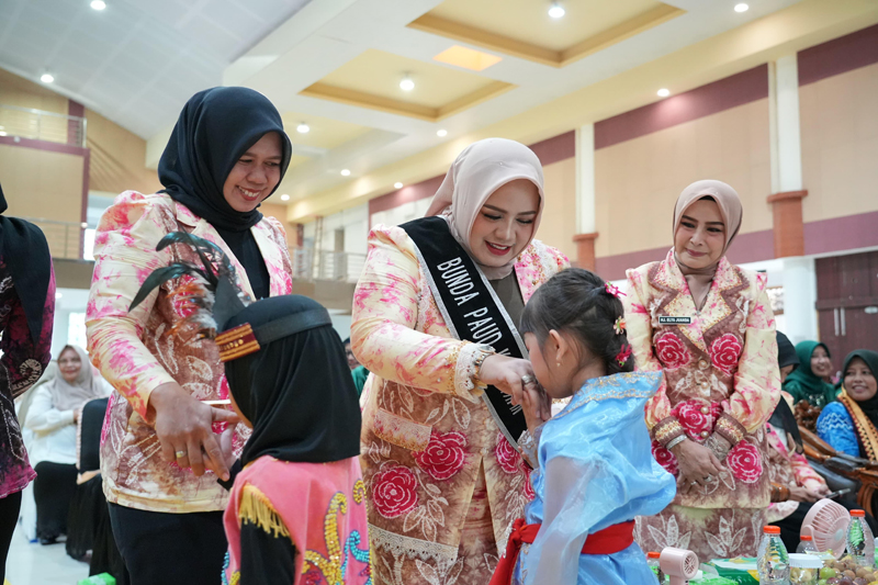 D:\2025\September 2025\18 September 2025\2\22\New Folder\Bupati Yamani Kukuhkan Kelompok Kerja Bunda PAUD.jpg