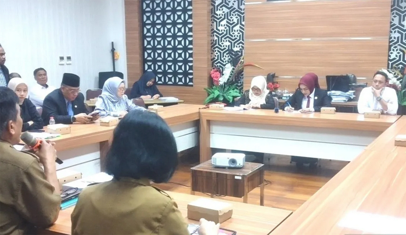 D:\2025\September 2025\18 September 2025\5\HAL 5\DPRD Kabupaten Barito Kuala (Batola) menggelar rapat gabungan komisi.jpg