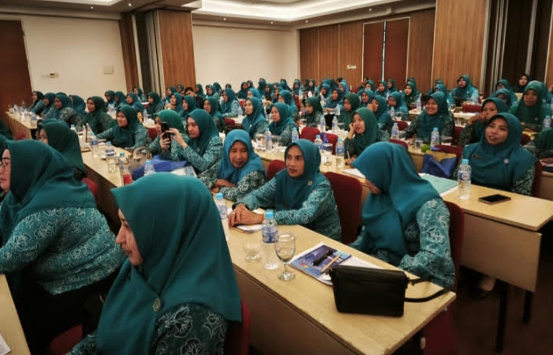 D:\2025\September 2025\18 September 2025\5\HAL 5\Para anggota TP PKK Kabupaten Banjar mengikuti Bimtek Administrasi PKK.jpg