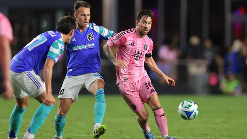 D:\2025\September 2025\18 September 2025\9\Olahraga  Kamis\messi.jpg