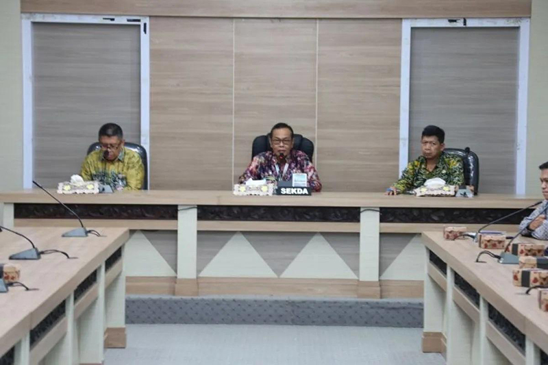 D:\2025\Oktober 2025\10 Oktober 2025\2\2\New Folder\Sekda Pimpin Rapat Kreasi Dodol Asli Kandangan.jpg