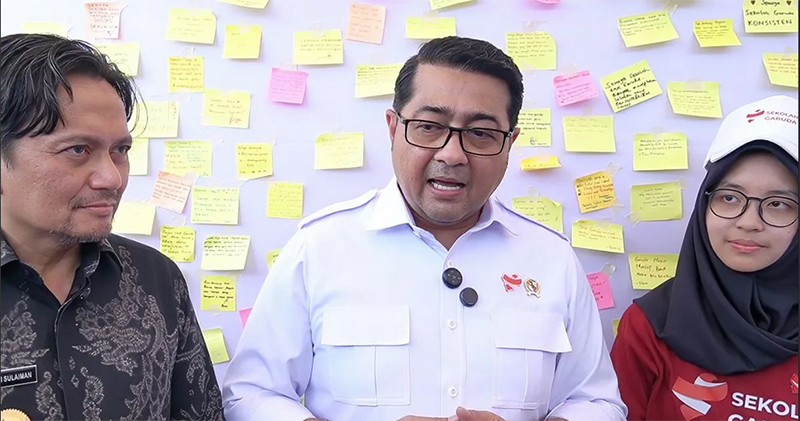 D:\2025\Oktober 2025\10 Oktober 2025\5\HAL 5\Menteri Ekonomi Kreatif RI, Teuku Riefky Harsya, di dampingi Wagub kalsel.jpg