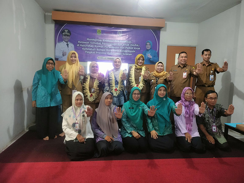 D:\2025\Oktober 2025\29 Oktober 2025\5\hal 5\Ketua TP PKK Banjarmasin Neli Listriani, Kepala DP3A Ramadan serta relawasan SAPA.jpg