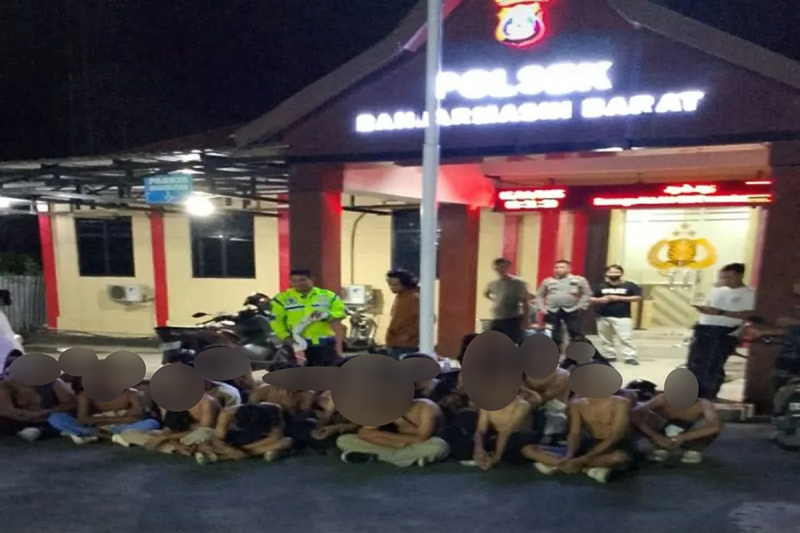 G:\2025\Oktober 2025\7 Oktober 2025\2\Hendak Tawuran, Polsek Barat Amankan Puluhan Anak.jpg