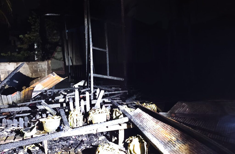 G:\2025\Oktober 2025\7 Oktober 2025\2\Rumah di Desa Namun Terbakar.jpg