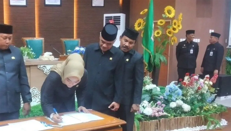 D:\2025\1 Desember 2025\5\hal 5\z.jpg