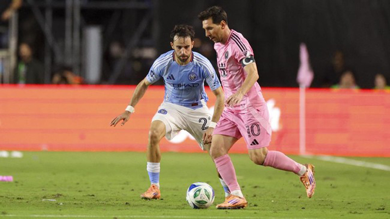 D:\2025\1 Desember 2025\9\Olahraga Senin\lonel messi.jpg