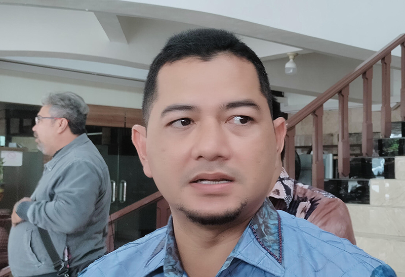 D:\2025\November 2025\11 November 2025\5\hal 5\Ichrom Muftezar.jpg