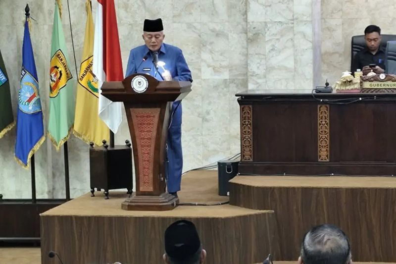 D:\2025\November 2025\13 November 2025\2\Muhidin Soroti Fasilitas RSUD Ulin.jpg