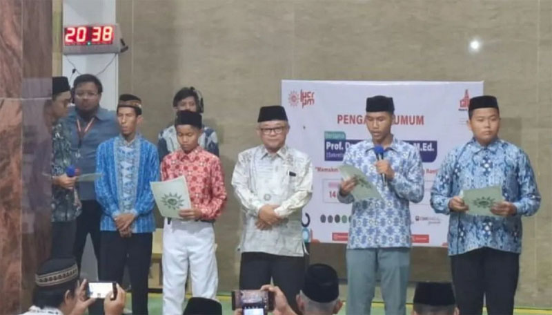 D:\2025\November 2025\18 November 2025\5\hal 5\Menteri Pendidikan Dasar dan Menengah RI Prof H Abdul Mu'ti menghadiri ajang CRM.jpg