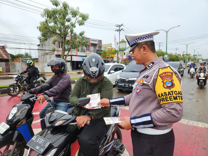 D:\2025\November 2025\20 November 2025\2\Polantas Edukasi Pengendara Melalui Penling.jpg