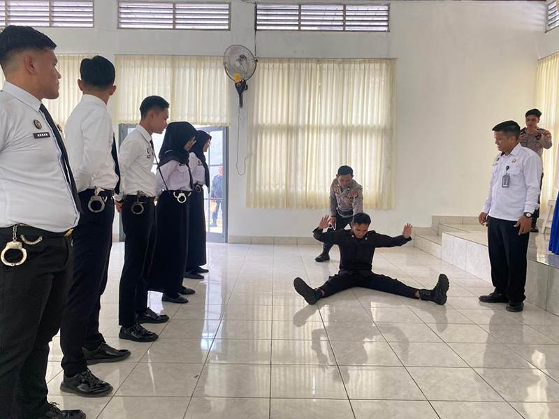 D:\2025\November 2025\4 November 2025\2\Satbinmas Gelar Pembinaan Teknis Polsus.jpg