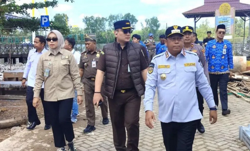 D:\2025\Desember 2025\3 Desember 2025\5\hal 5\Bupati Batola H Bahrul Ilmi bersama Sekda H Zulkipli Yadi Noor, Forkopimda Batol.jpg