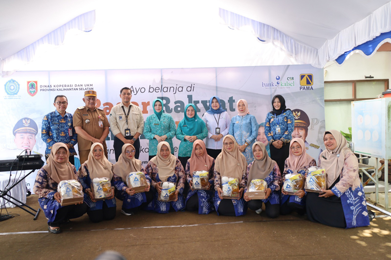 D:\2025\Desember 2025\3 Desember 2025\7\Hal Ekonomi, 03 Desember\adv bank akslel (2).jpg