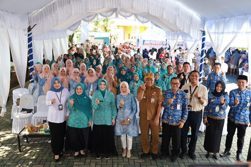 D:\2025\Desember 2025\3 Desember 2025\7\Hal Ekonomi, 03 Desember\adv bank kalsel (1).jpg