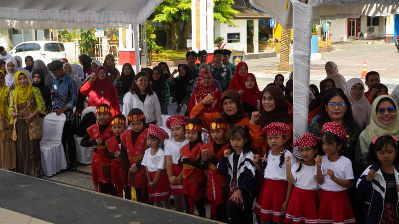 D:\2025\Desember 2025\8 Desember 2025\5\hal 5\Jambore UKS tahun 2025 diBanjarmasin tampak antuas diikuti para pelajar.jpg