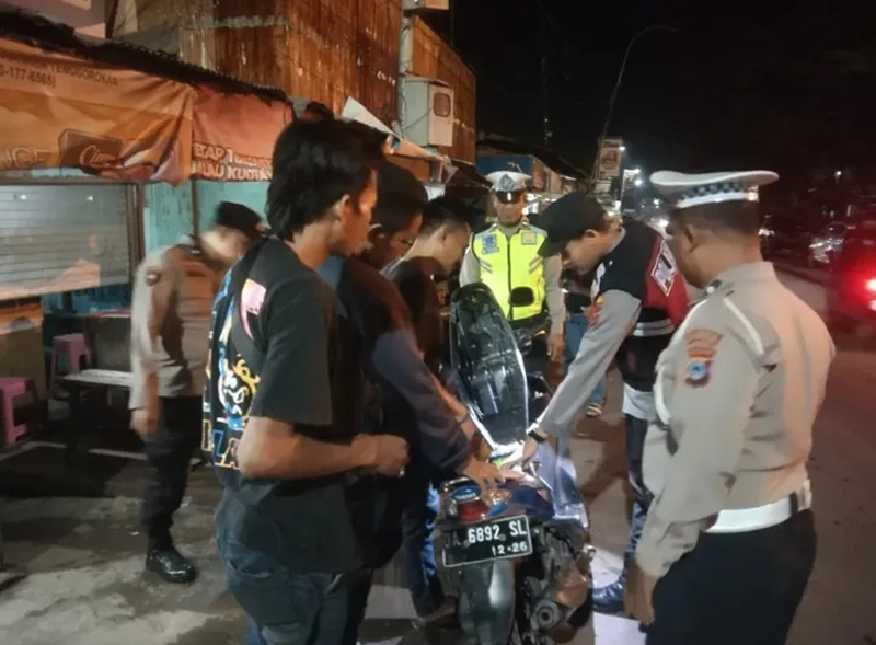 D:\2025\Desember 2025\9 Desember 2025\2\BERITA DAN FOTO UNTUK HALAMAN 2, TERBIT SELASA TANGGAL 9 DESEMBER 2025\5.jpg