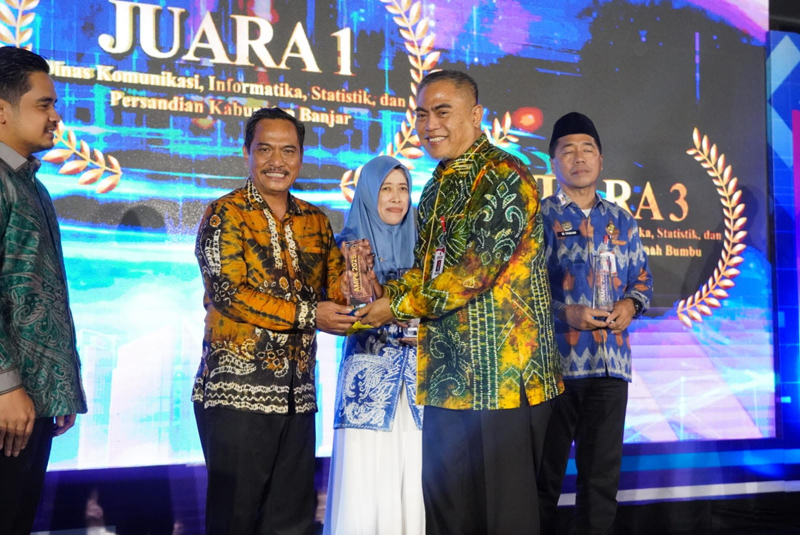 G:\2025\Desember 2025\16 Desember 2025\5\hal 5\DKISP Banjar meraih predikat Terbaik Pertama Mitra Humas Pemprov Kalsel..jpg